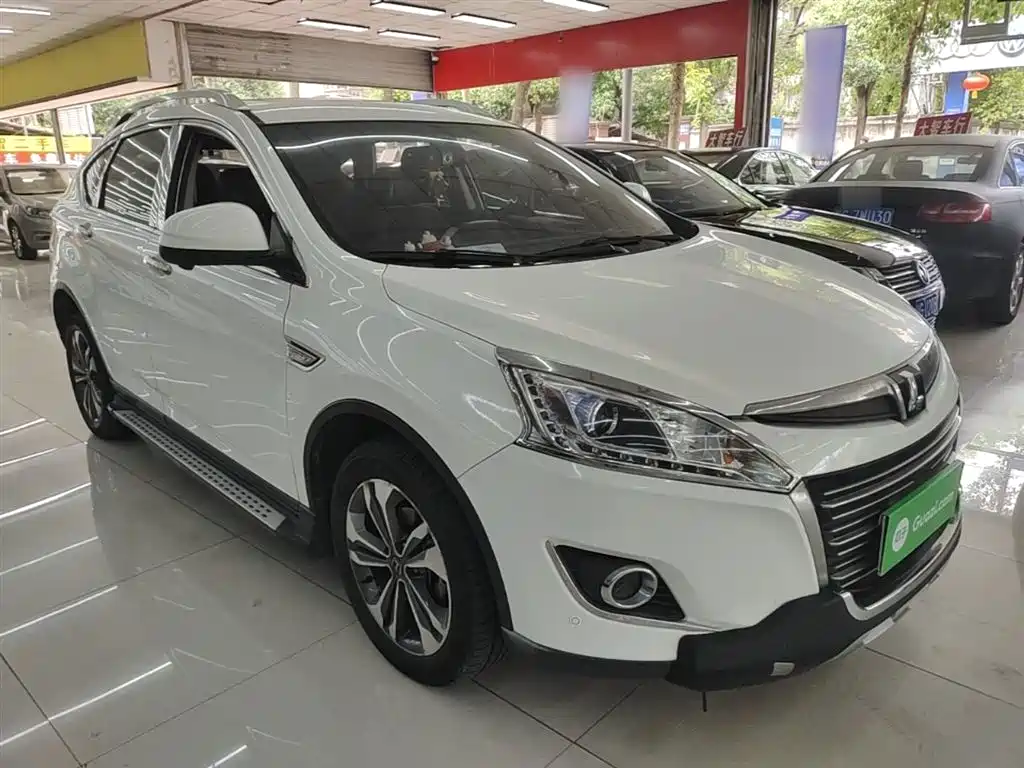 URX 6 SUV 1.8 T Smart Supreme