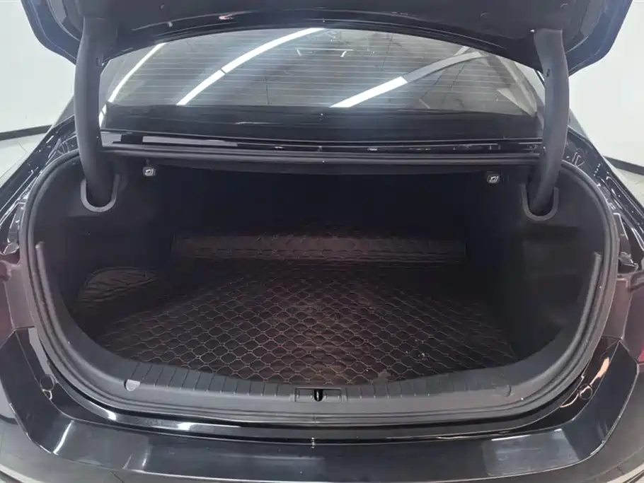 Hongqi H5 Classic Facelift 1.8 T Auto Connected Flagship Enjoyment