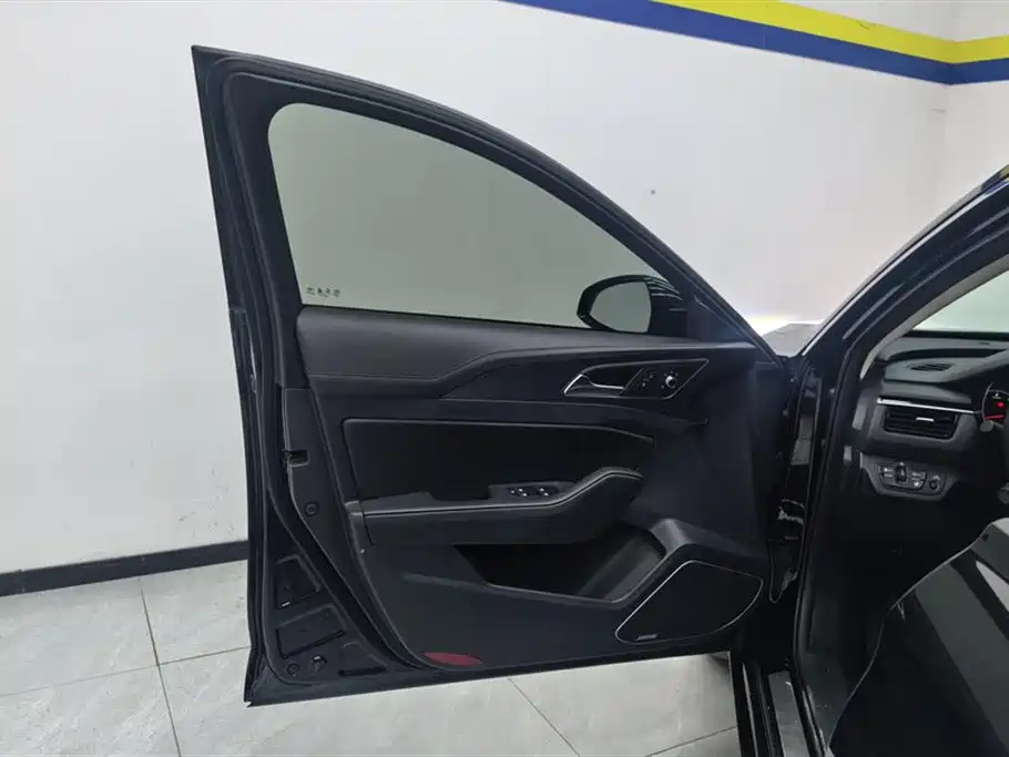 Hongqi H5 Classic Facelift 1.8 T Auto Connected Flagship Enjoyment