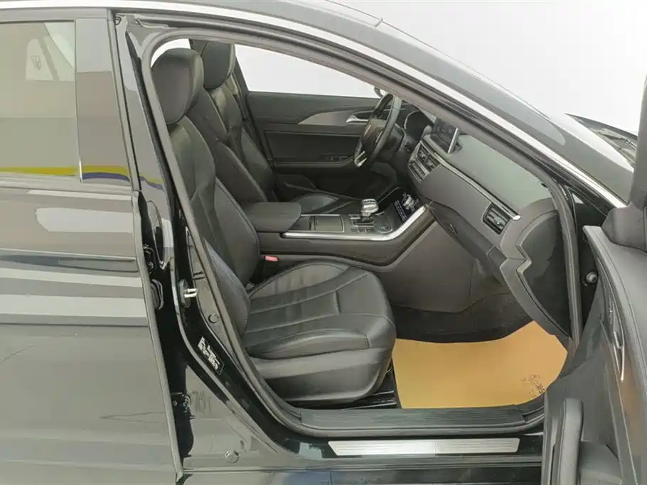 Hongqi H5 1.8 T Auto Connected Flagship Charm