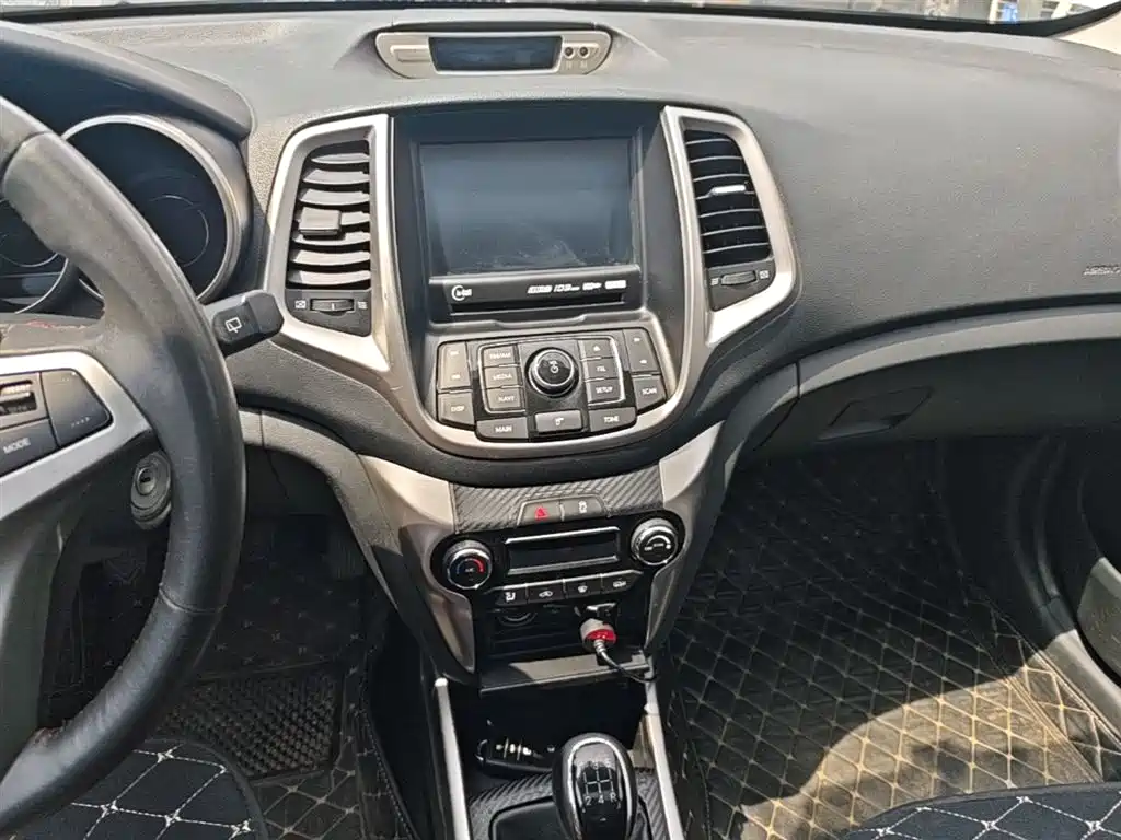 Eado XT 1.6 L Manual Handsome Cool CN-IV