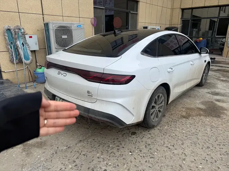 BYD Qin L DM-i Smart Drive 80 KM Leading