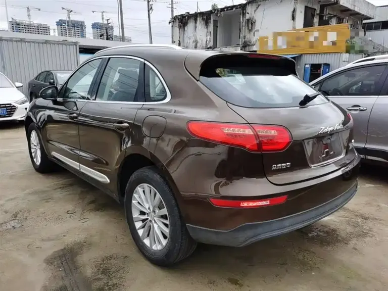 Zotye SR9 2.0 T Auto Ultimate Road