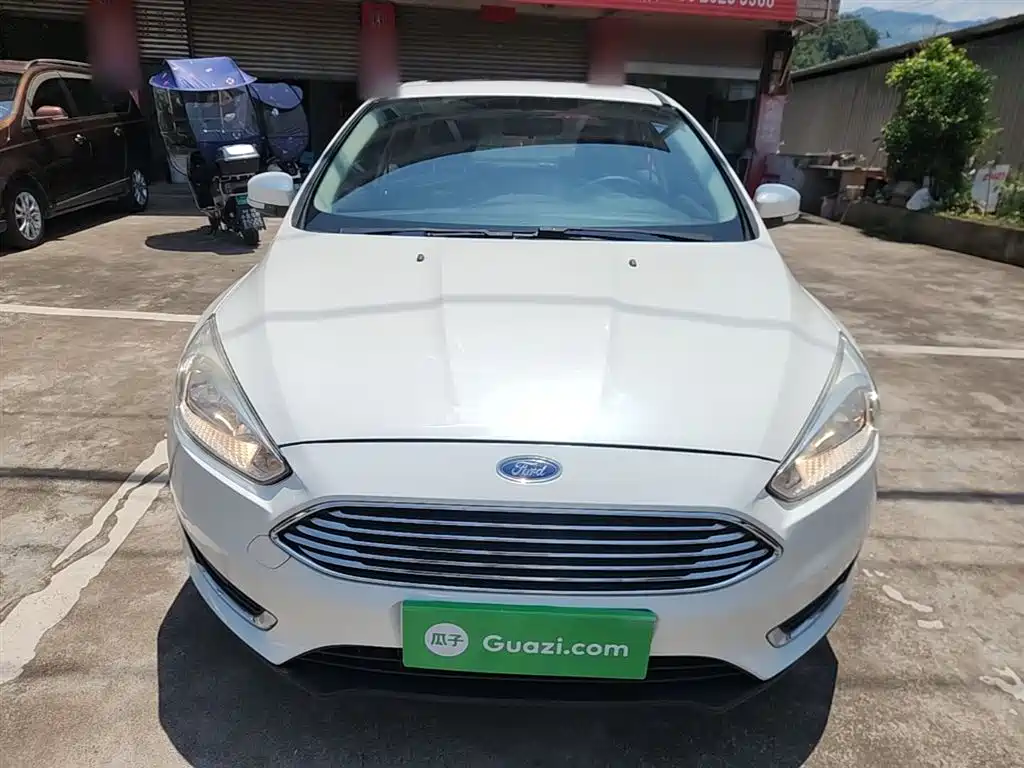 Focus Sedan EcoBoost 125 Manual Super Style
