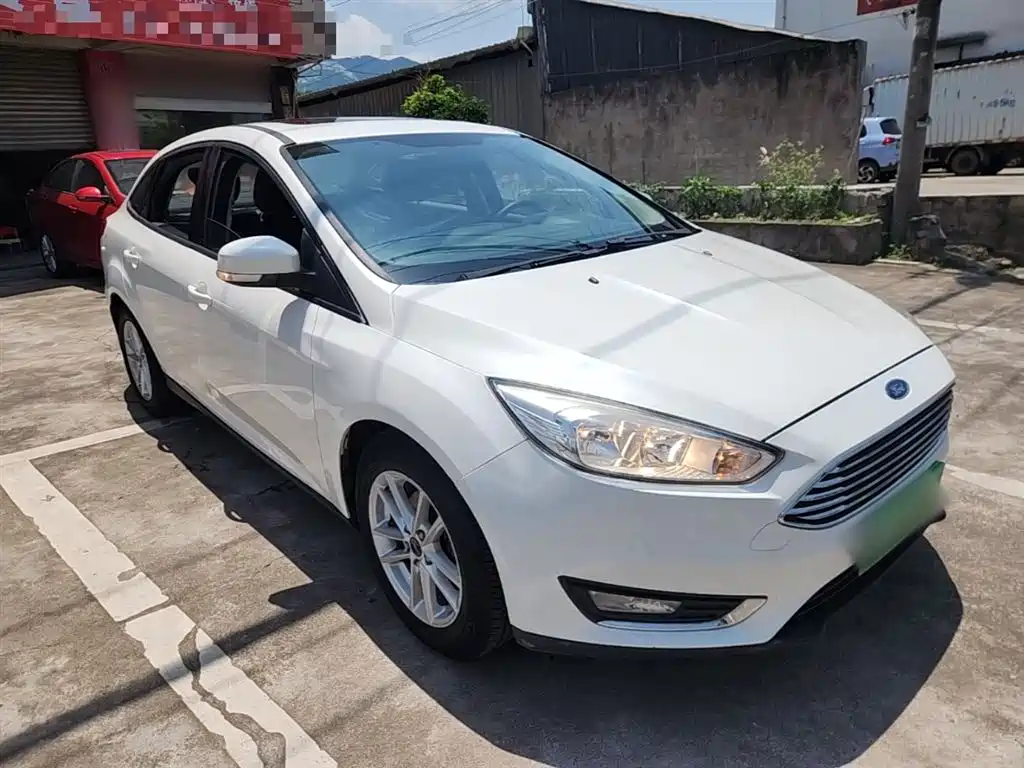 Focus Sedan EcoBoost 125 Manual Super Style