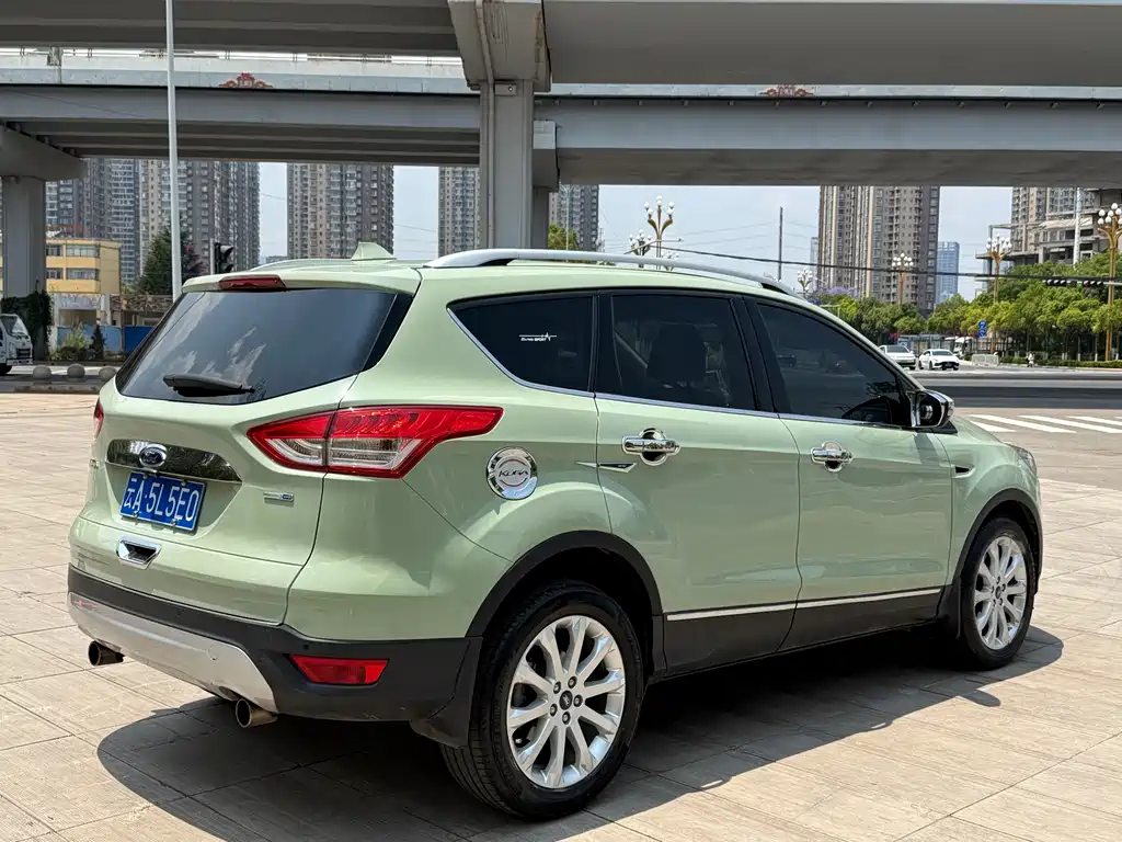 Kuga 1.6 L GTDi 4 WD Elite