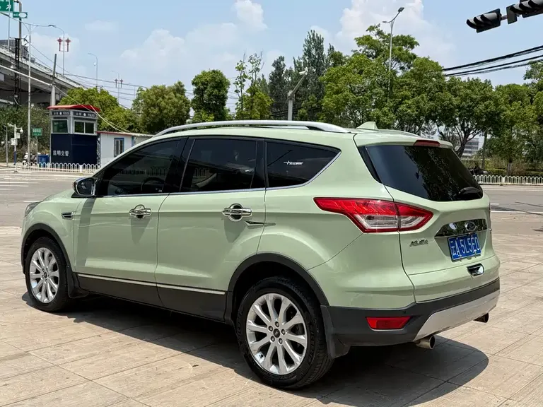 Ford Kuga 1.6 L GTDi 4 WD Elite