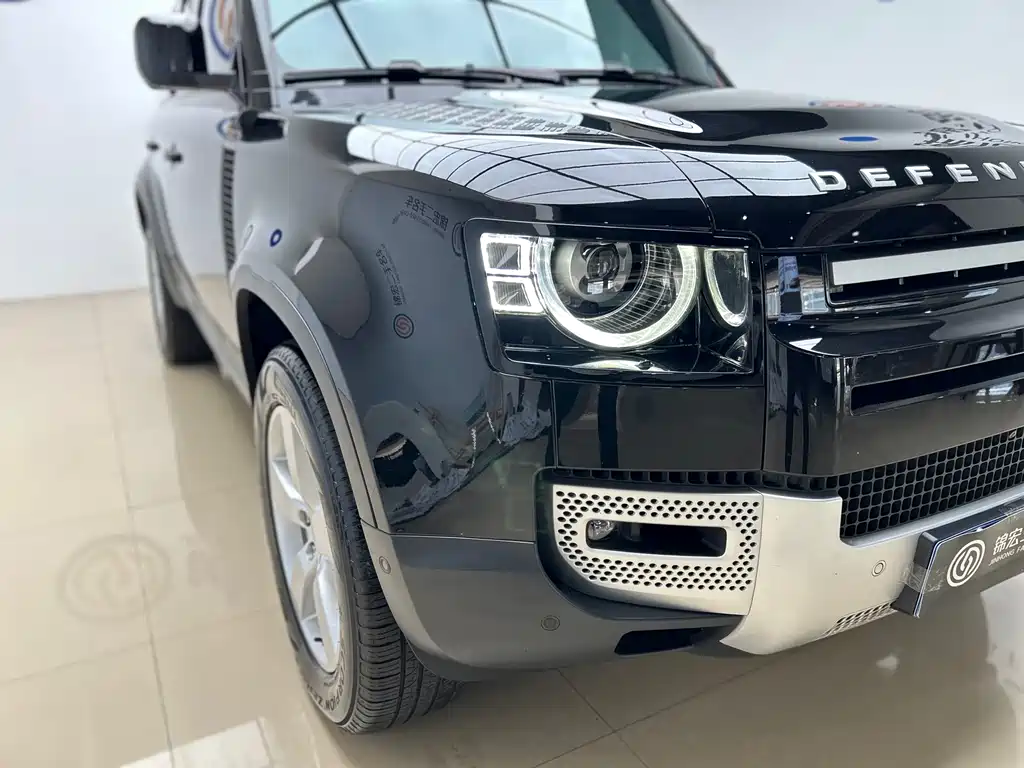 Land Rover Defender 130 3.0 T P400 HSE