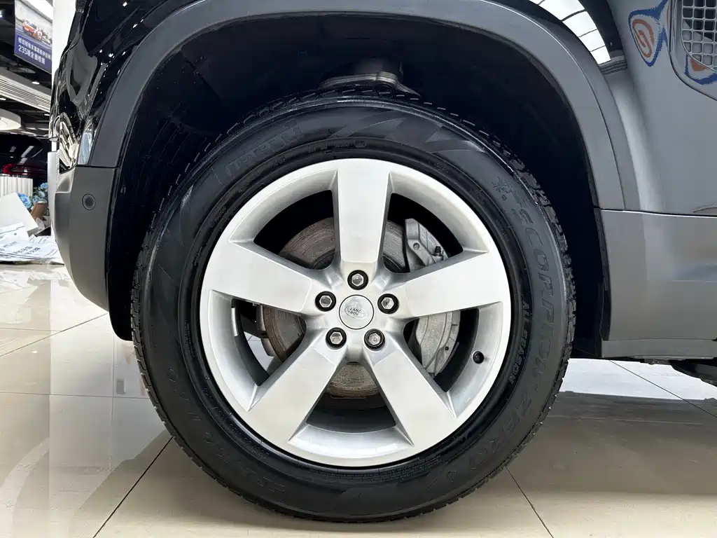 Land Rover Defender 130 3.0 T P400 HSE