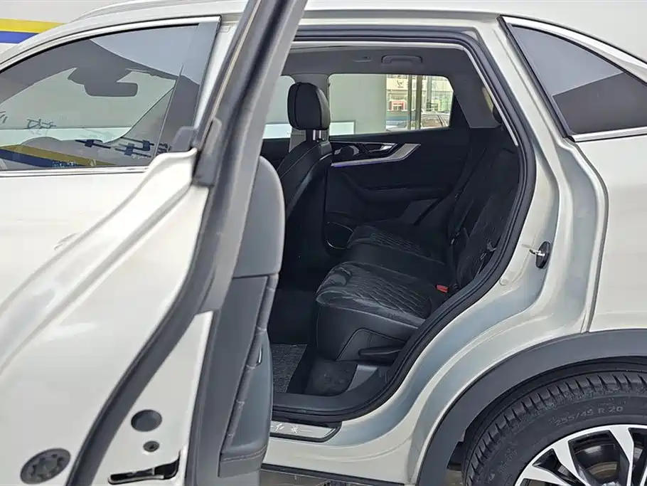 Hongqi HS5 2.0 T Connected Flagship Enjoyment 4 WD