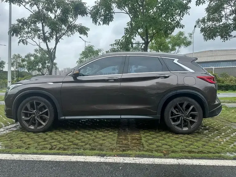 Infiniti QX50 2.0 T 4 WD Intelligent