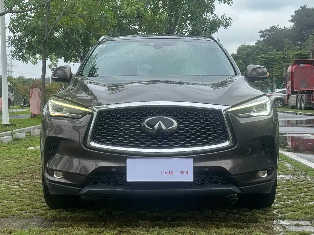 Infiniti QX50 2.0 T 4 WD Intelligent
