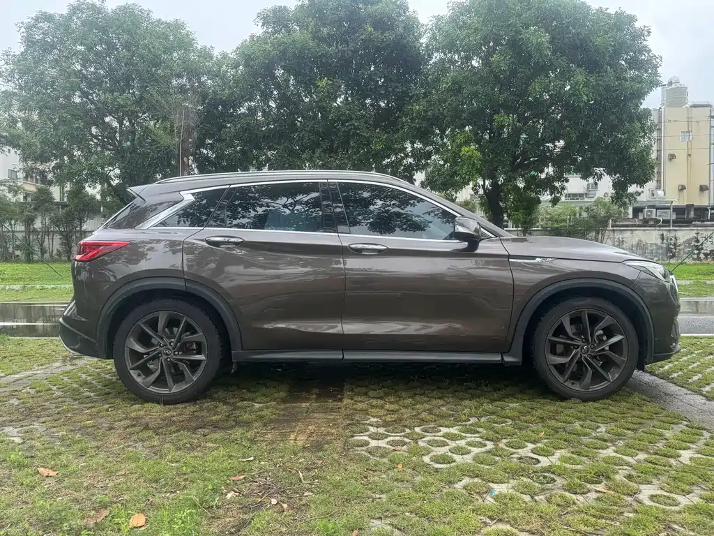 Infiniti QX50 2.0 T 4 WD Intelligent