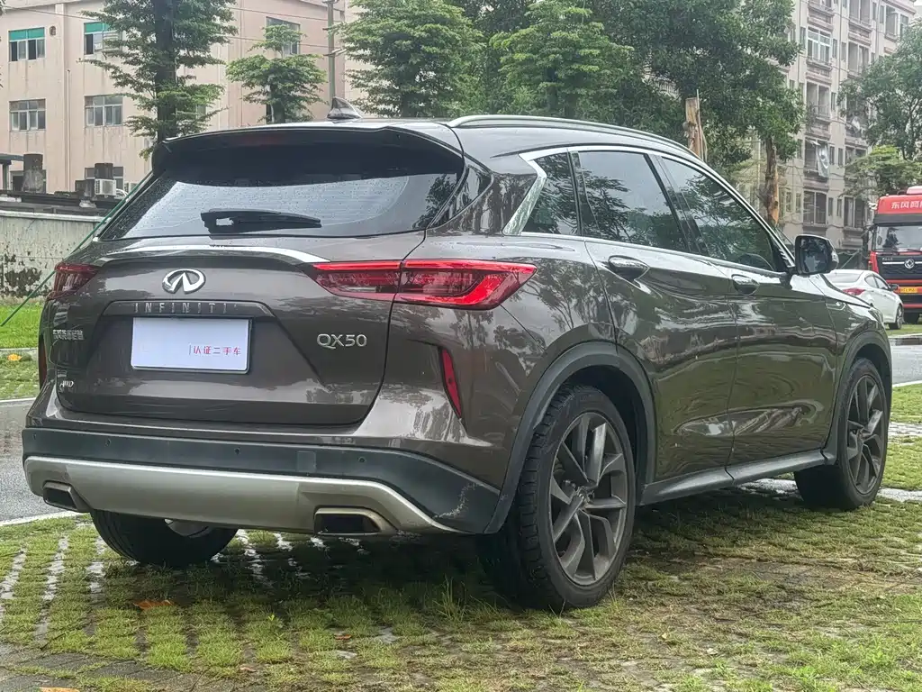 Infiniti QX50 2.0 T 4 WD Intelligent