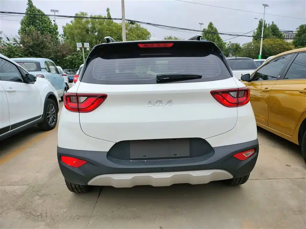 Stonic 1.4 L CVT Fun Enjoyment