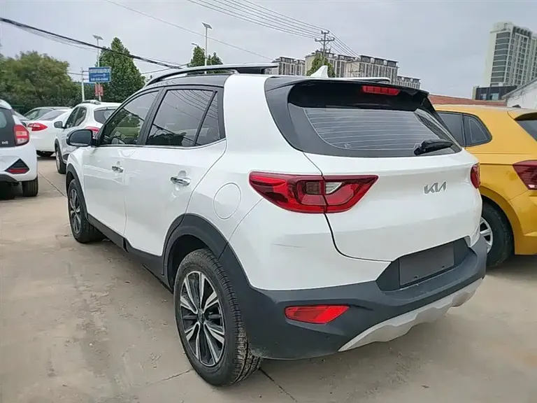 Kia Stonic 1.4 L CVT Fun Enjoyment