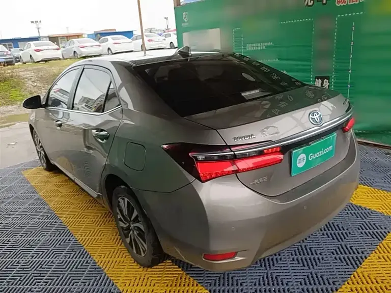 Toyota Corolla Facelift Dual Engine 1.8 L E-CVT Elite