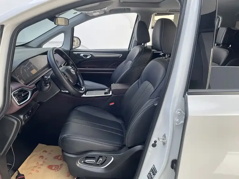 GAC Trumpchi M6 PRO 270 T DCT Luxury