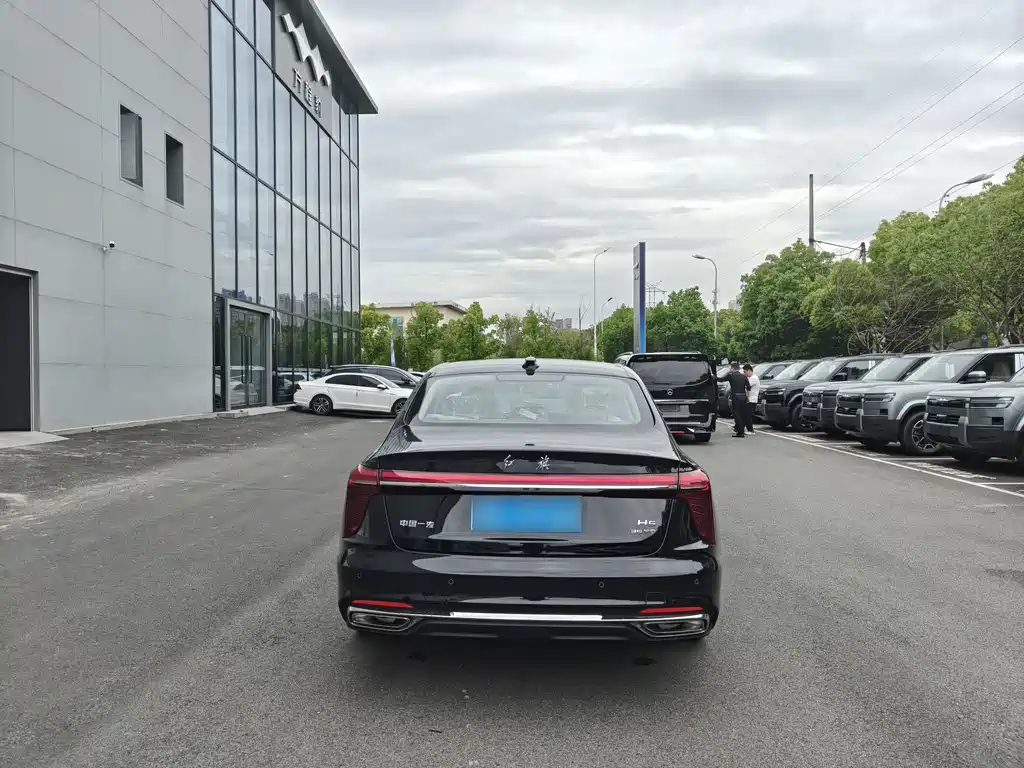 Hongqi H5 红旗H5 2025款 1.5 T DCT60万辆纪念版