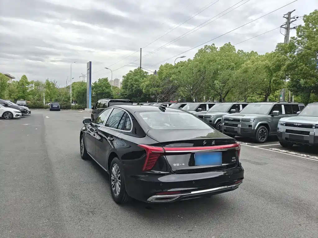 Hongqi H5 红旗H5 2025款 1.5 T DCT60万辆纪念版