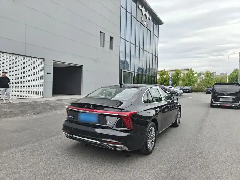 Hongqi H5 红旗H5 2025款 1.5 T DCT60万辆纪念版