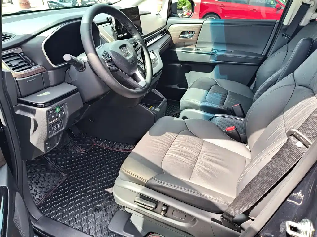 Odyssey 2.0 L e:HEV Sharp· Leading Enjoyment