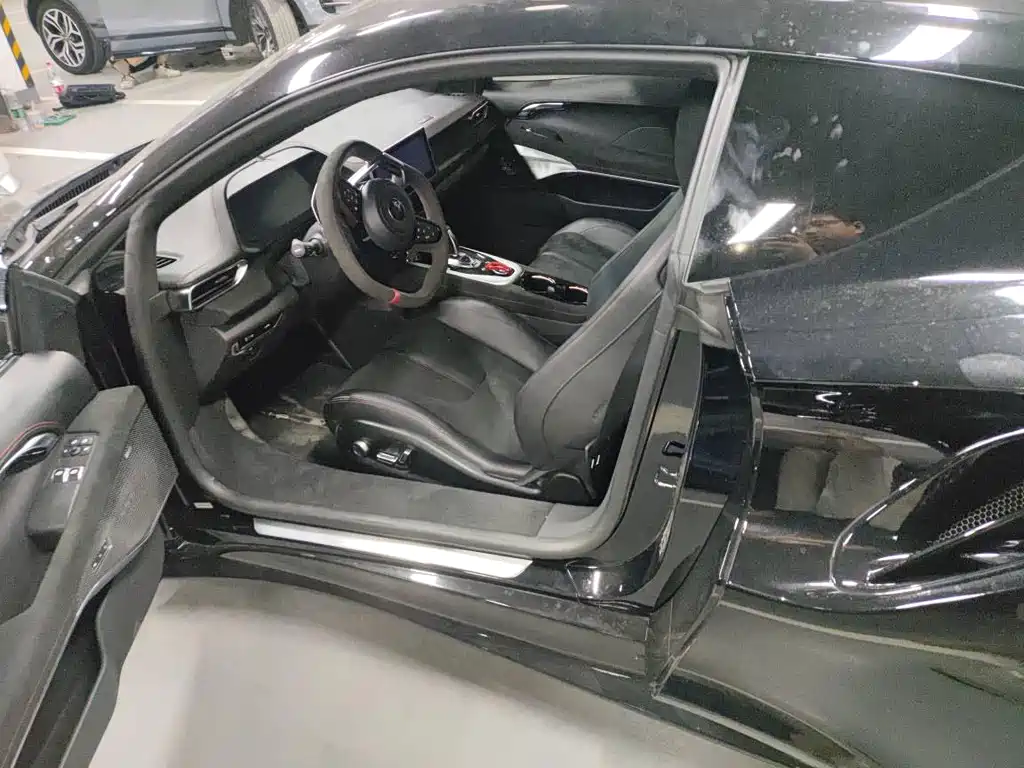 EMIRA 2.0 T DCT First Edition