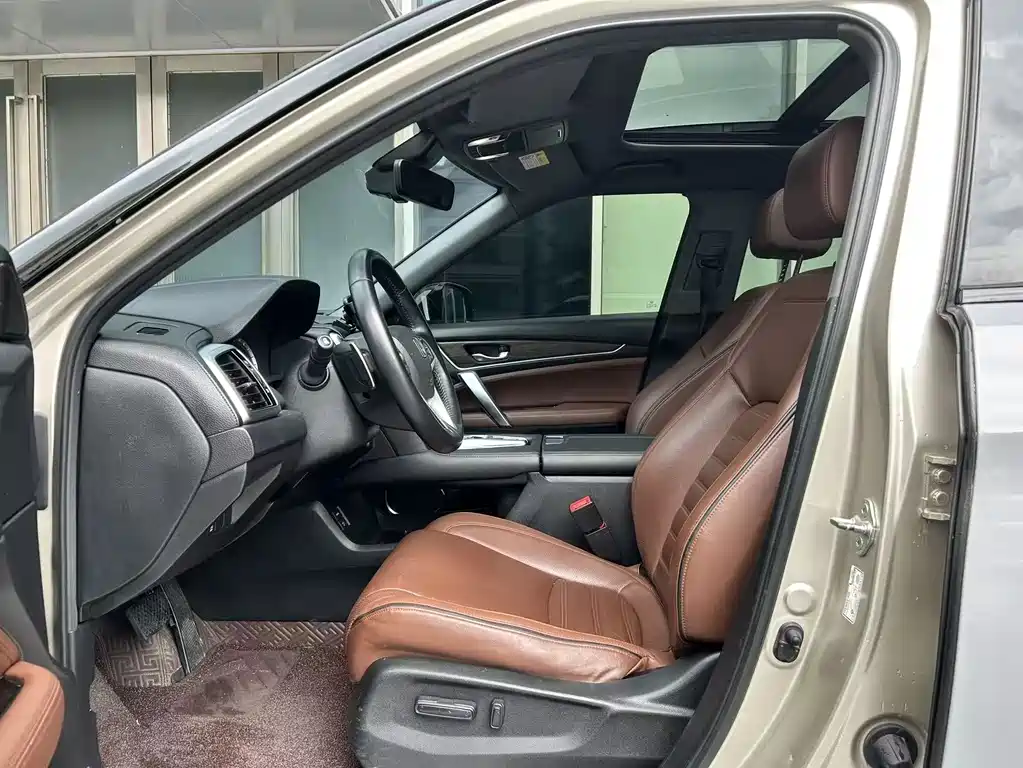 Honda UR-V 370 TURBO 4 WD Premium CN-V