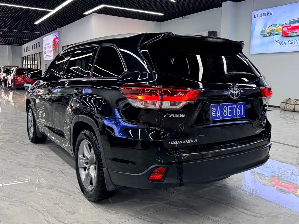Highlander 2.0 T 4 WD Luxury 7-seat CN-V