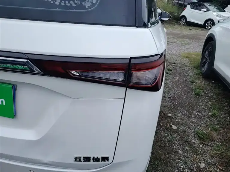 Wuling Jiachen 1.5 T CVT Smart Enjoyment Luxury