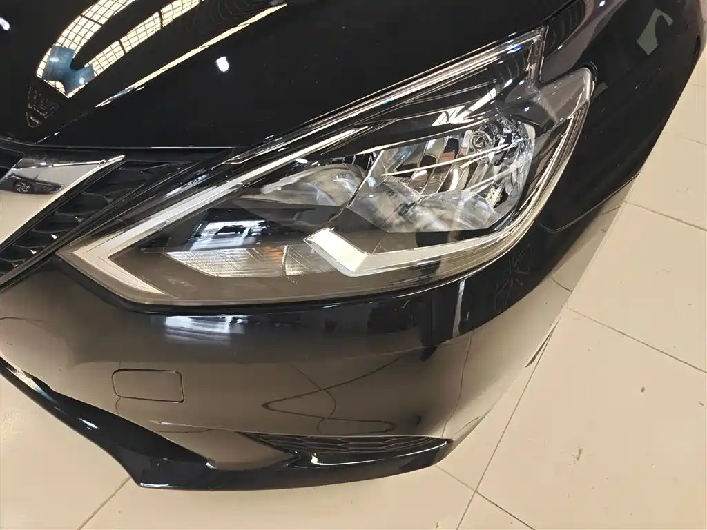 Sylphy Facelift III Classic 1.6 XE CVT Comfort