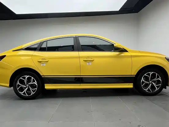 MG5 180 DVVT CVT Youth Flagship