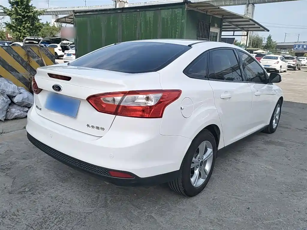 Focus Sedan 1.6 L Auto Style