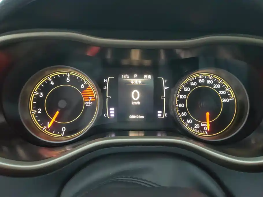 Cherokee 2.4 L Leading