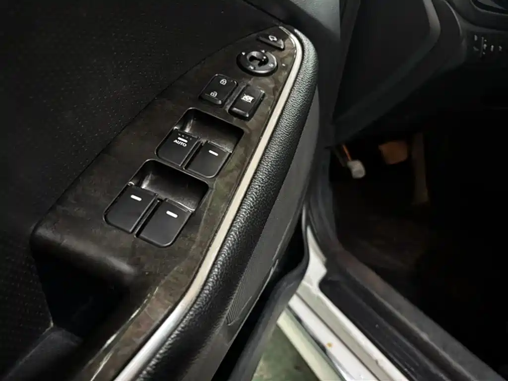 Kia K5 2.0 L Auto Luxury