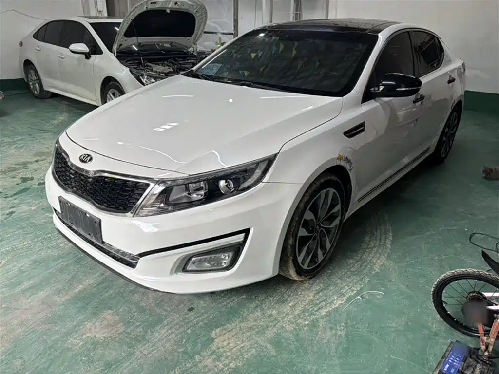 Kia K5 2.0 L Auto Luxury