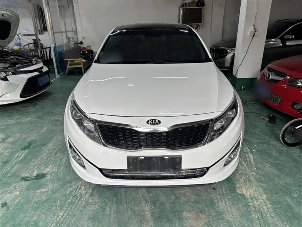 Kia K5 2.0 L Auto Luxury