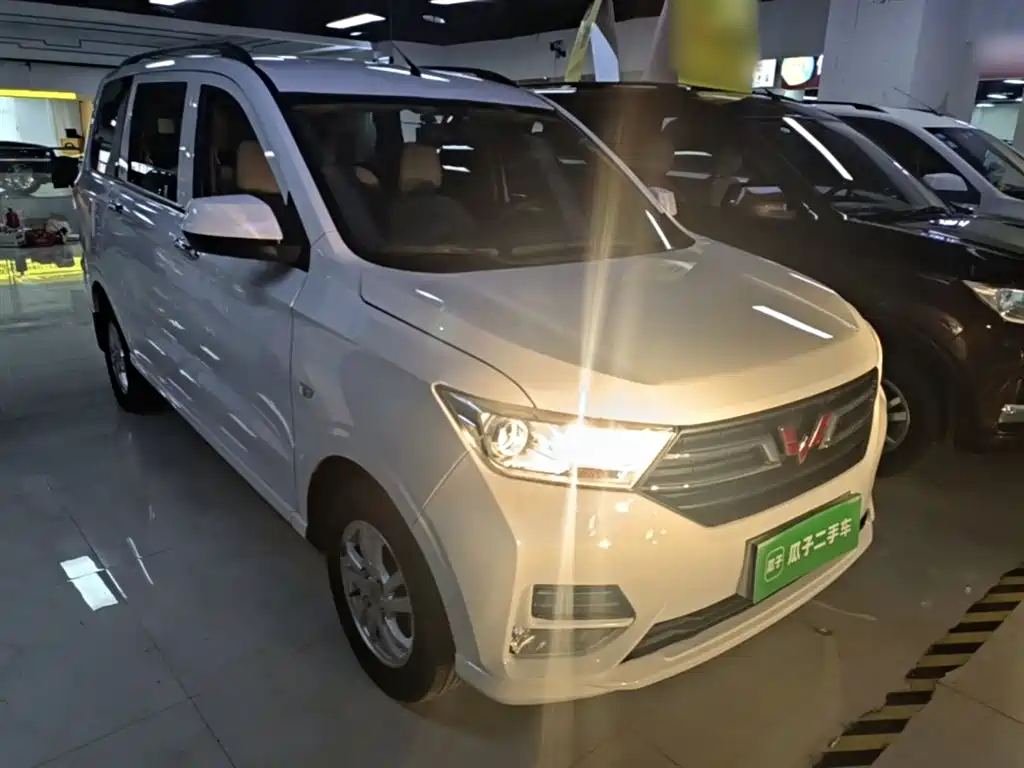 Wuling Hongguang 1.5 L S Standard CN-VI LAR