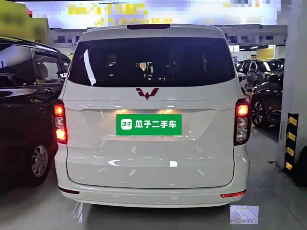 Wuling Hongguang 1.5 L S Standard CN-VI LAR