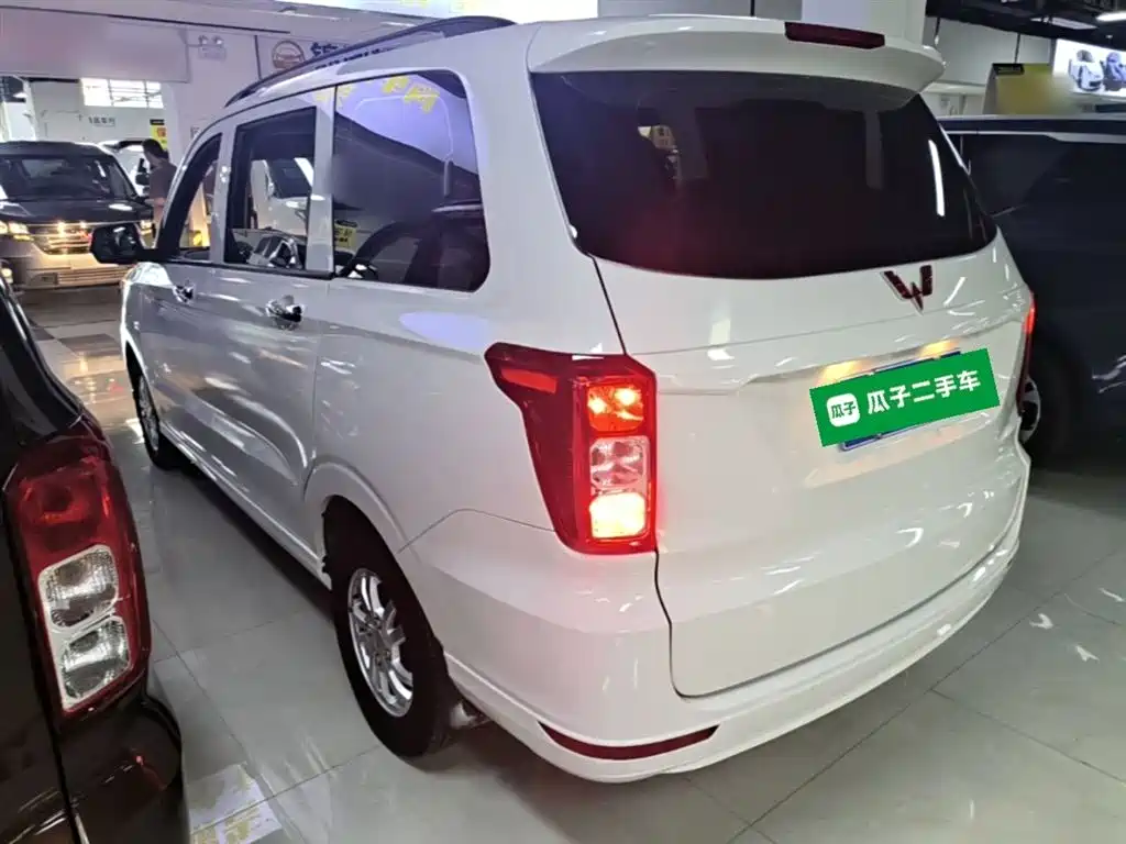 Wuling Hongguang 1.5 L S Standard CN-VI LAR