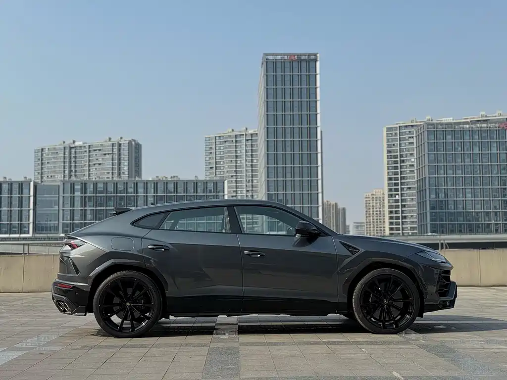 Urus 4.0 T V8