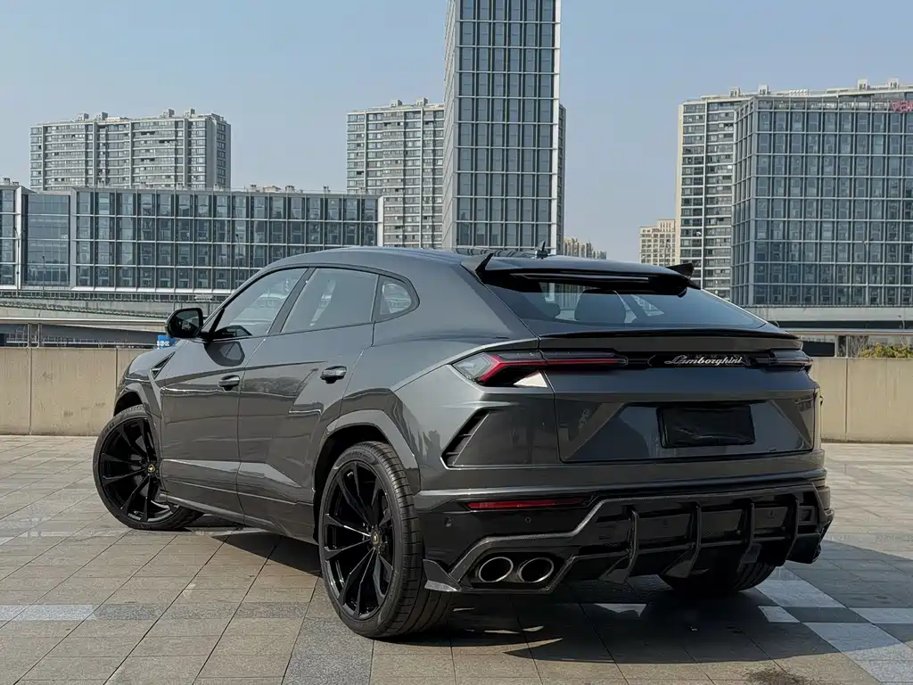 Urus 4.0 T V8