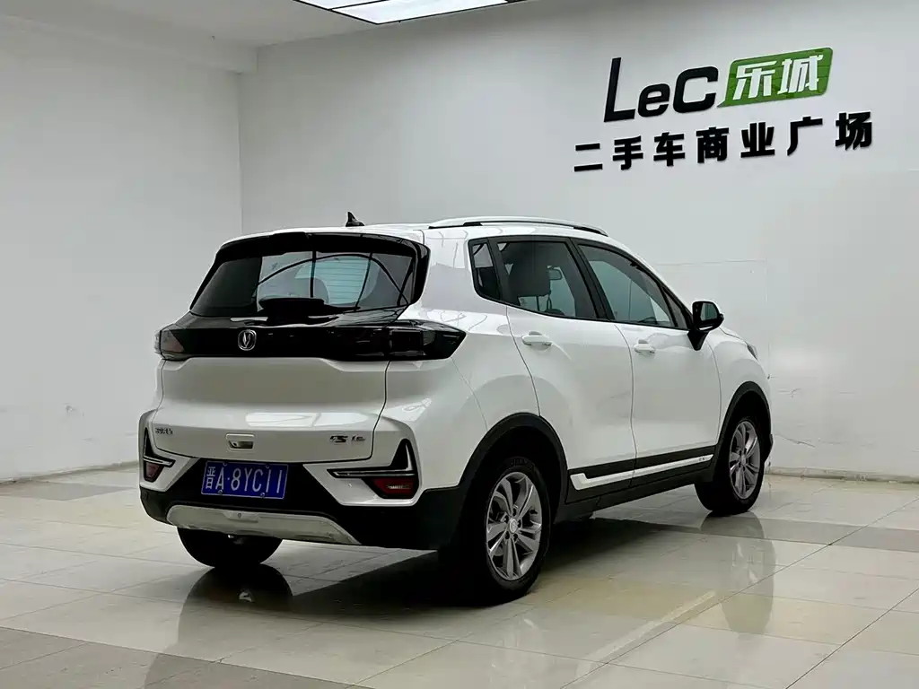 Changan CS15 长安CS15 2021款 1.5 L 手动进取型