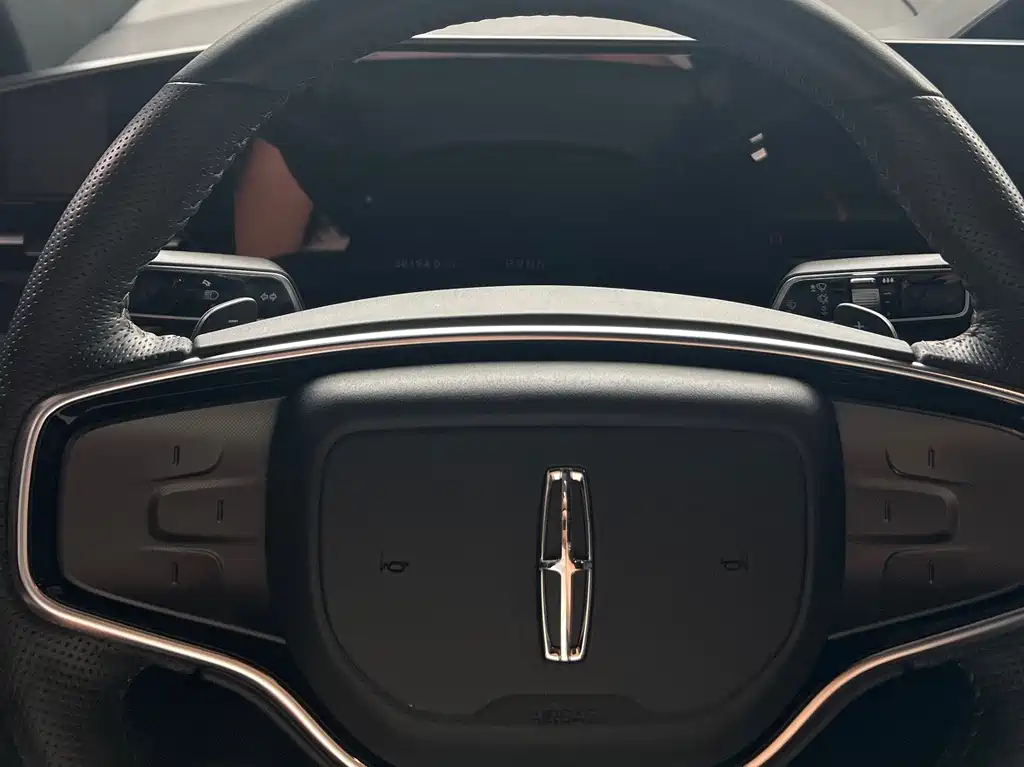 Lincoln Z i Enjoyment Graceful