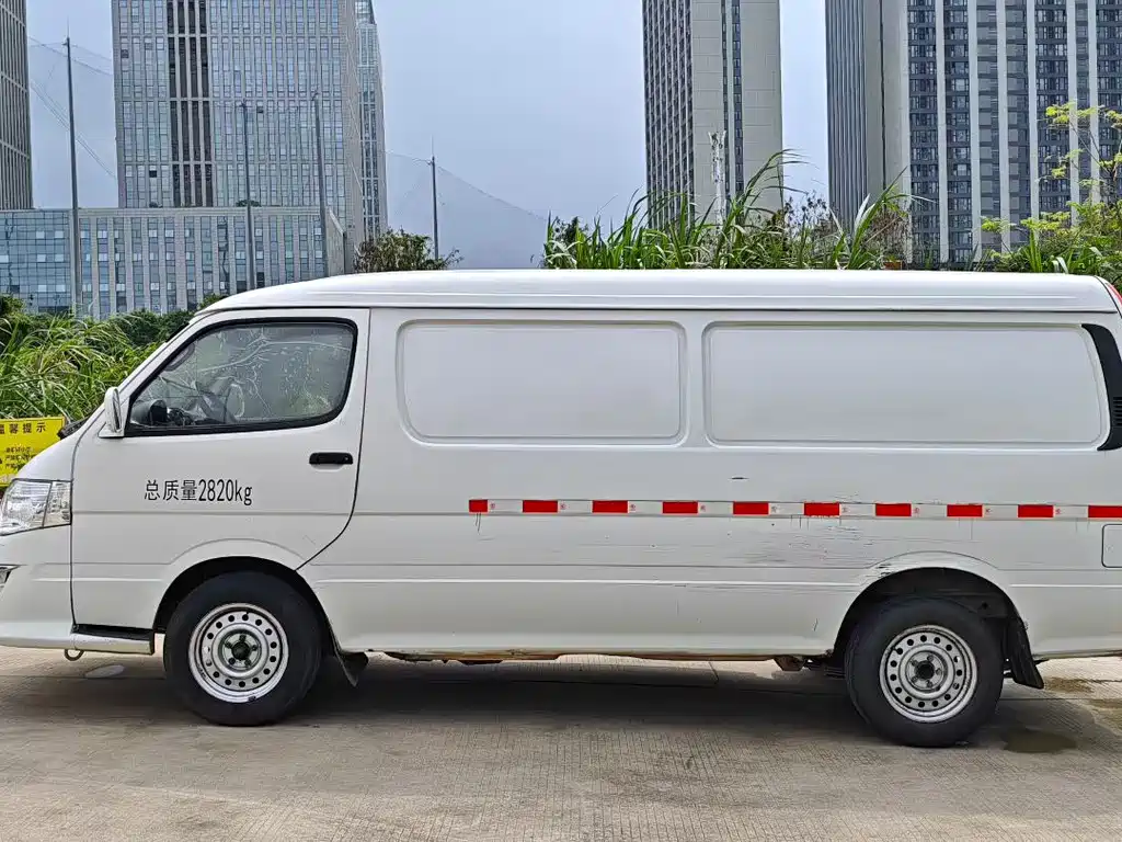 Golden Dragon Hiace 金旅海狮 2019款 2.0 L汽油厢货版龙运GL850短轴低顶V20