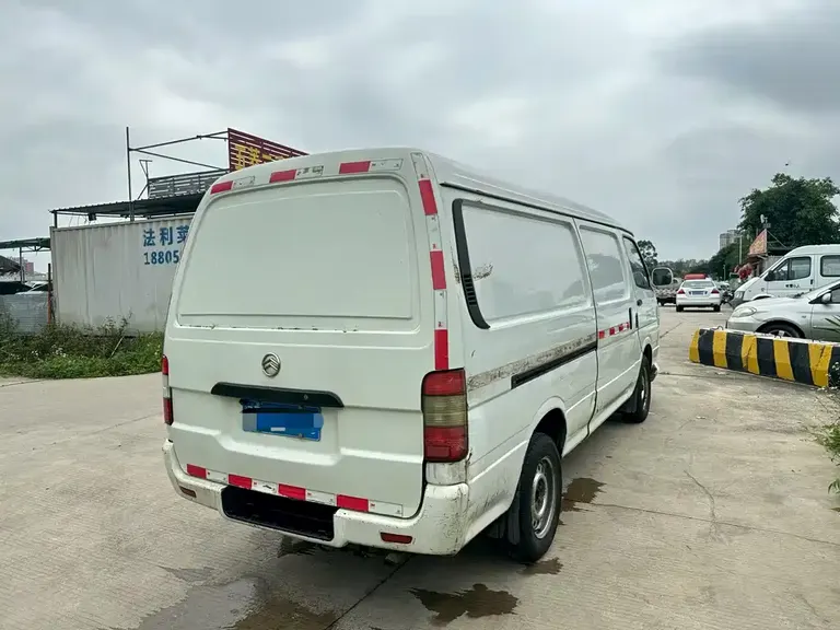 Golden Dragon Hiace 金旅海狮 2019款 2.0 L汽油厢货版龙运GL850短轴低顶V20