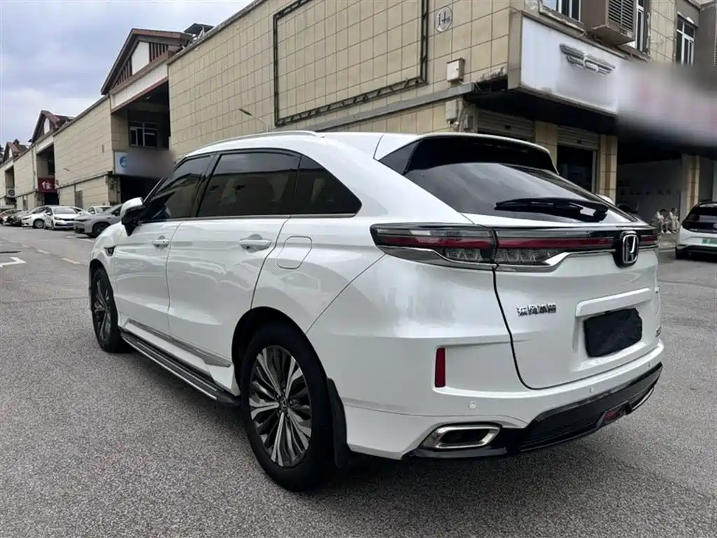 Honda UR-V 370 TURBO 2 WD Graceful