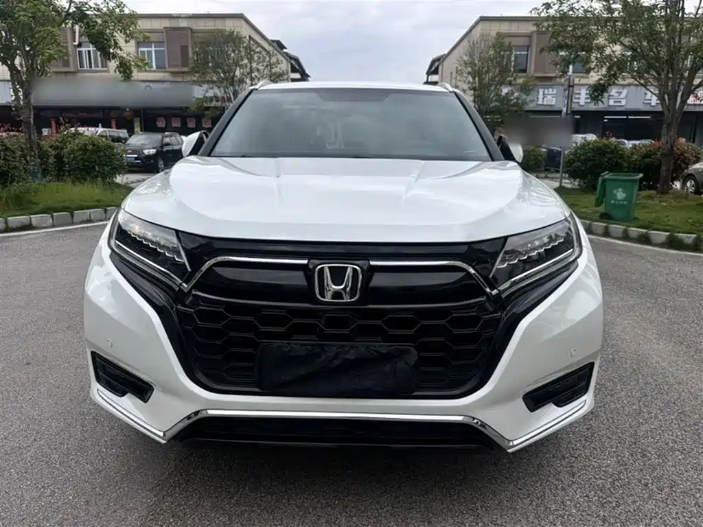 Honda UR-V 370 TURBO 2 WD Graceful