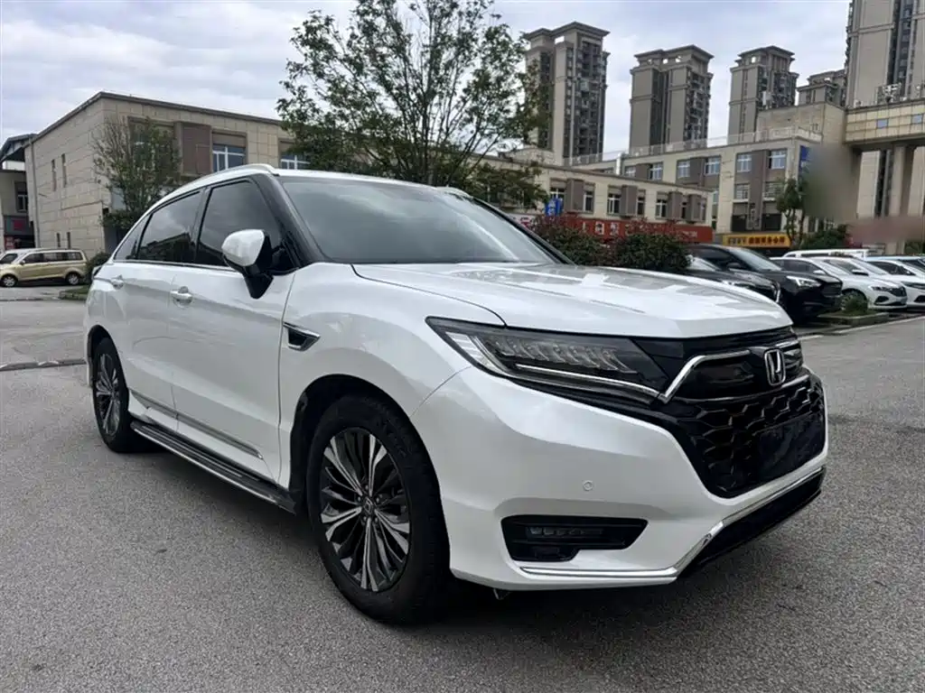 Honda UR-V 370 TURBO 2 WD Graceful
