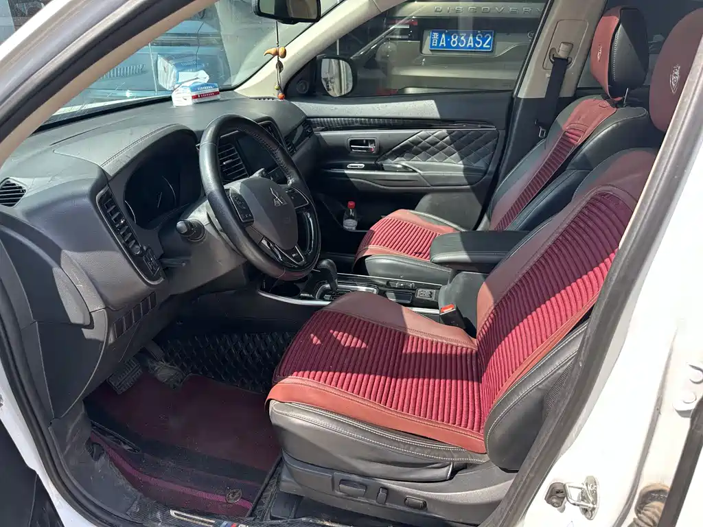 Outlander 2.0 L 2 WD Smooth Enjoyment 5-seat
